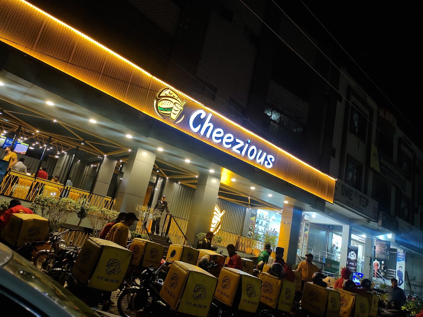 Cheezious Ghouri Town Logo